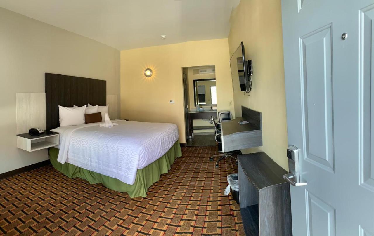 Homestay Inn & Suites אדינבורג מראה חיצוני תמונה